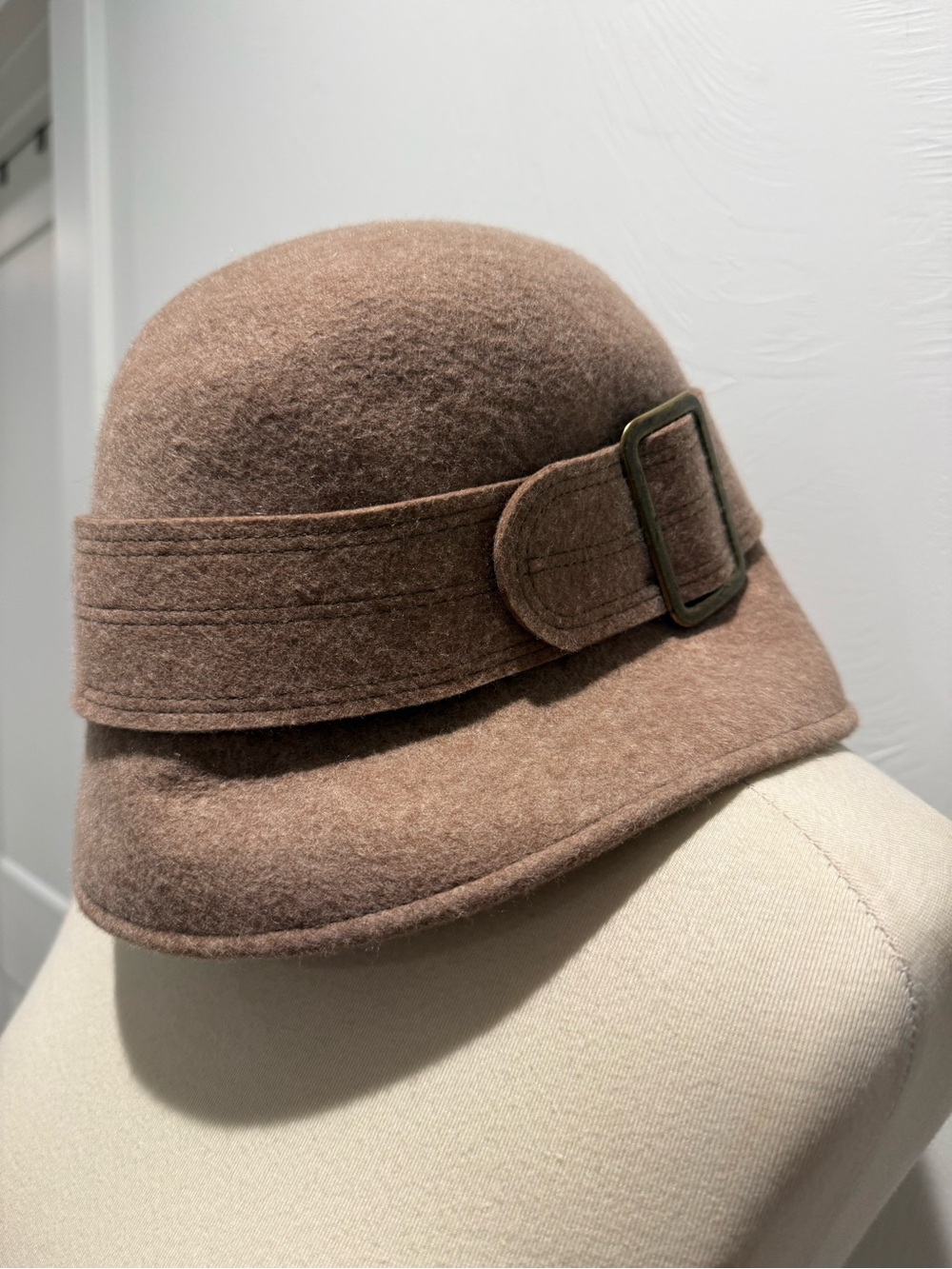 Womens 100% Wool - Made in Italy - Bucket Hat with Buckle Detail